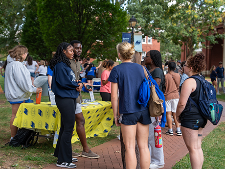 Students at Clubs and Orgs Fair